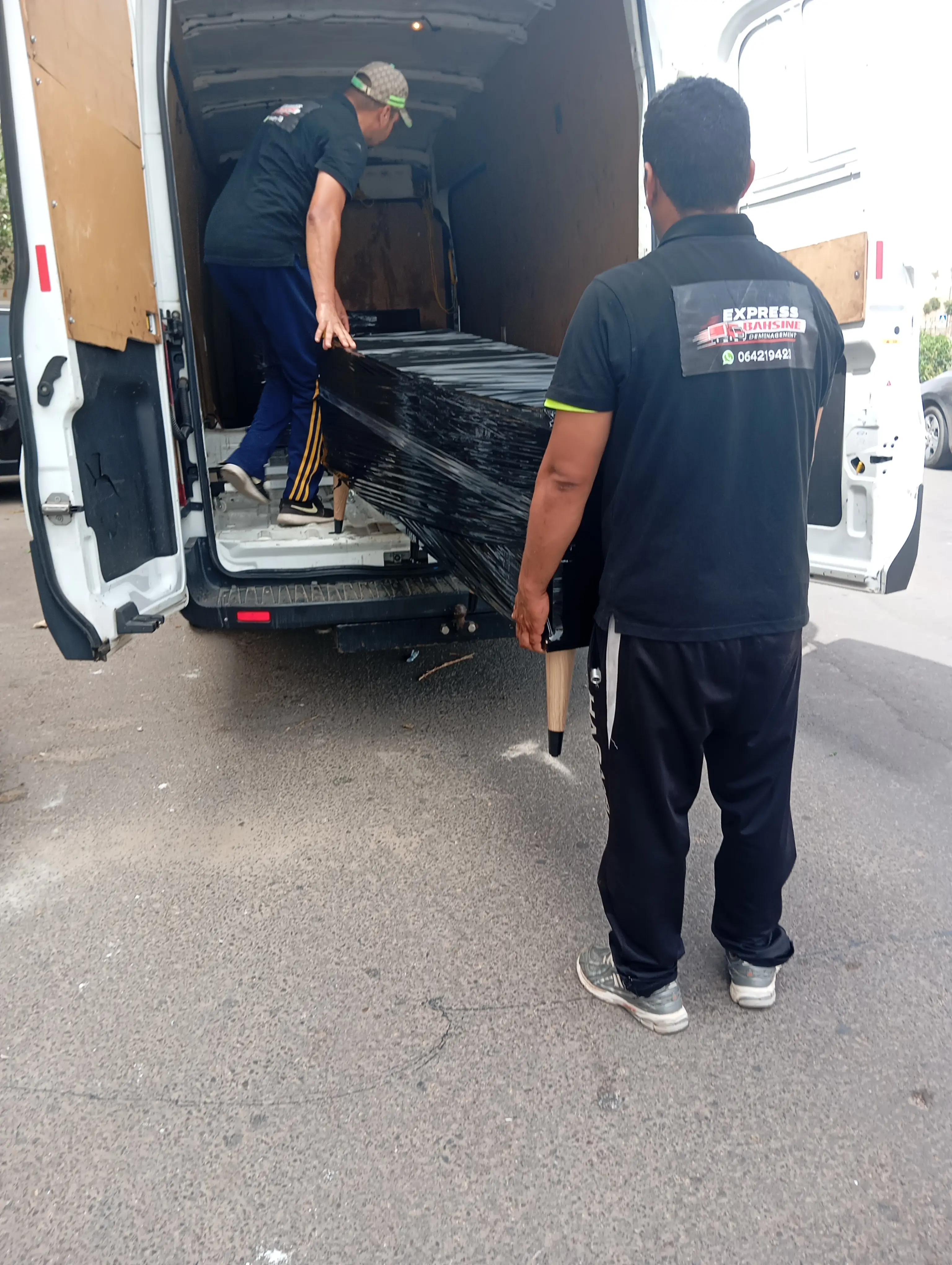 Chargement des meubles pour déménagement longue distance Maroc