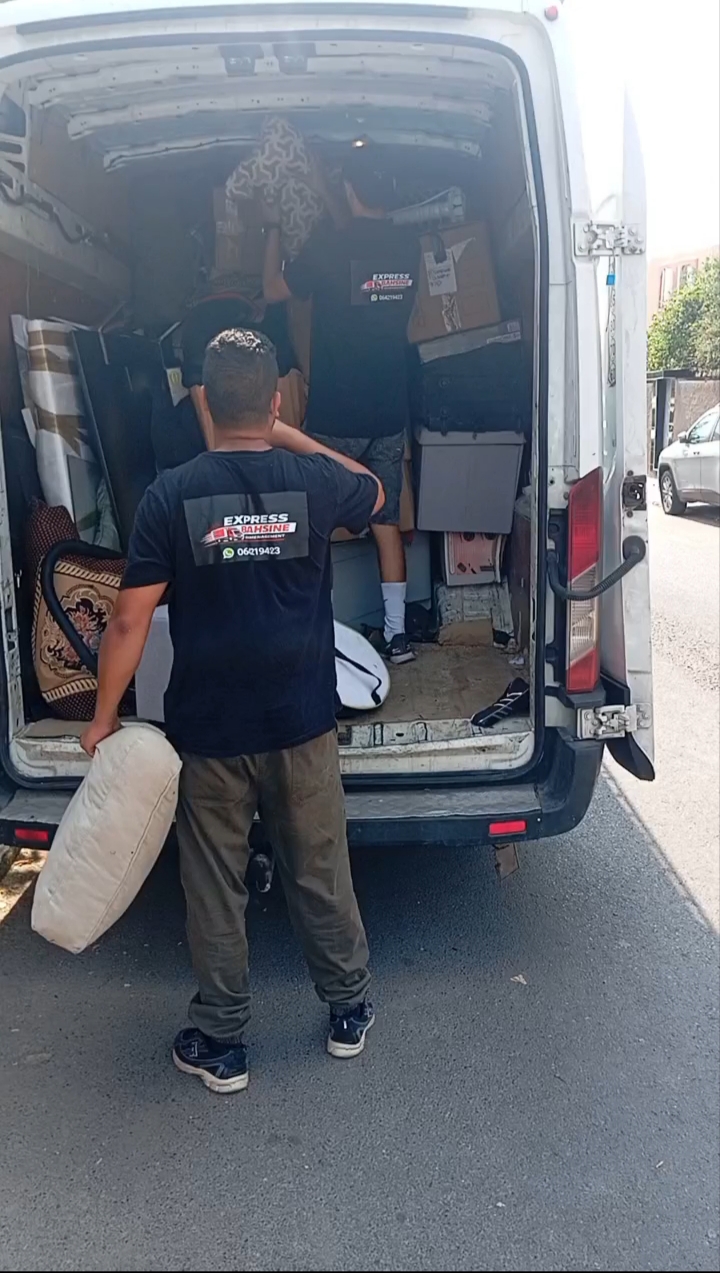 Déchargement de meubles lors d’un déménagement